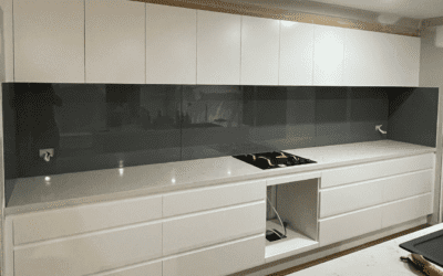 What Are the Benefits of Having a Glass Splashback in Your Kitchen?